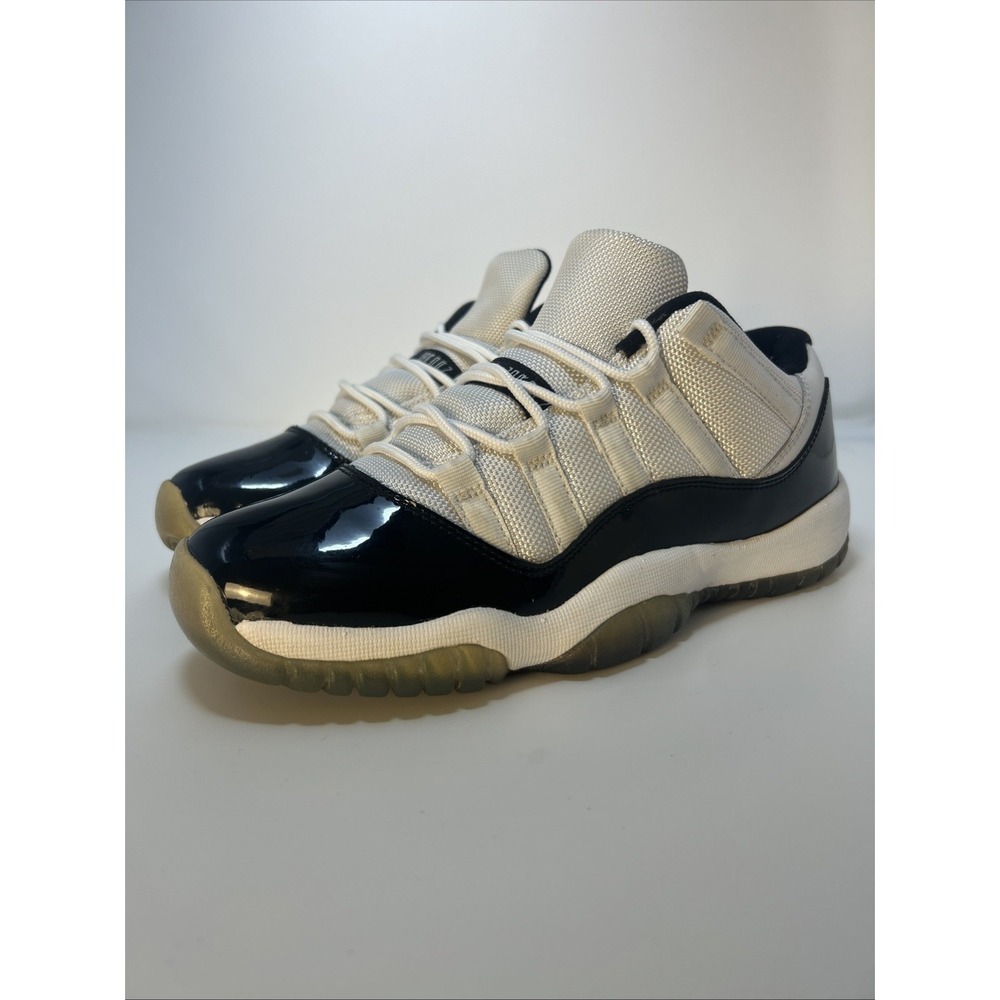 Nike Airโ Jordan 11 Concord Low GS 6.5Y/ Women 8 Black White Retro 528896-153